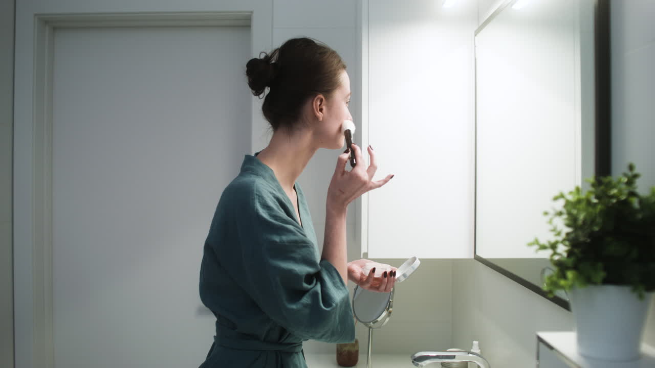 화장실에 있는 여자