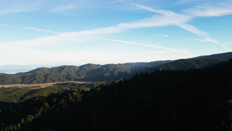 Cordillera-De-Nueva-Zelanda-En-Un-Día-Soleado,-Vista-Aérea-De-Drones