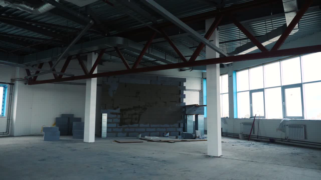 Edifício Comercial Vazio em Construção