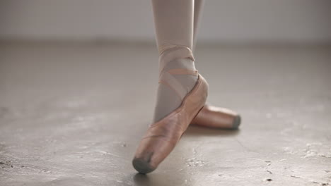 Ballet,-Zapatillas-De-Punta-Y-Piernas-En-Actuación