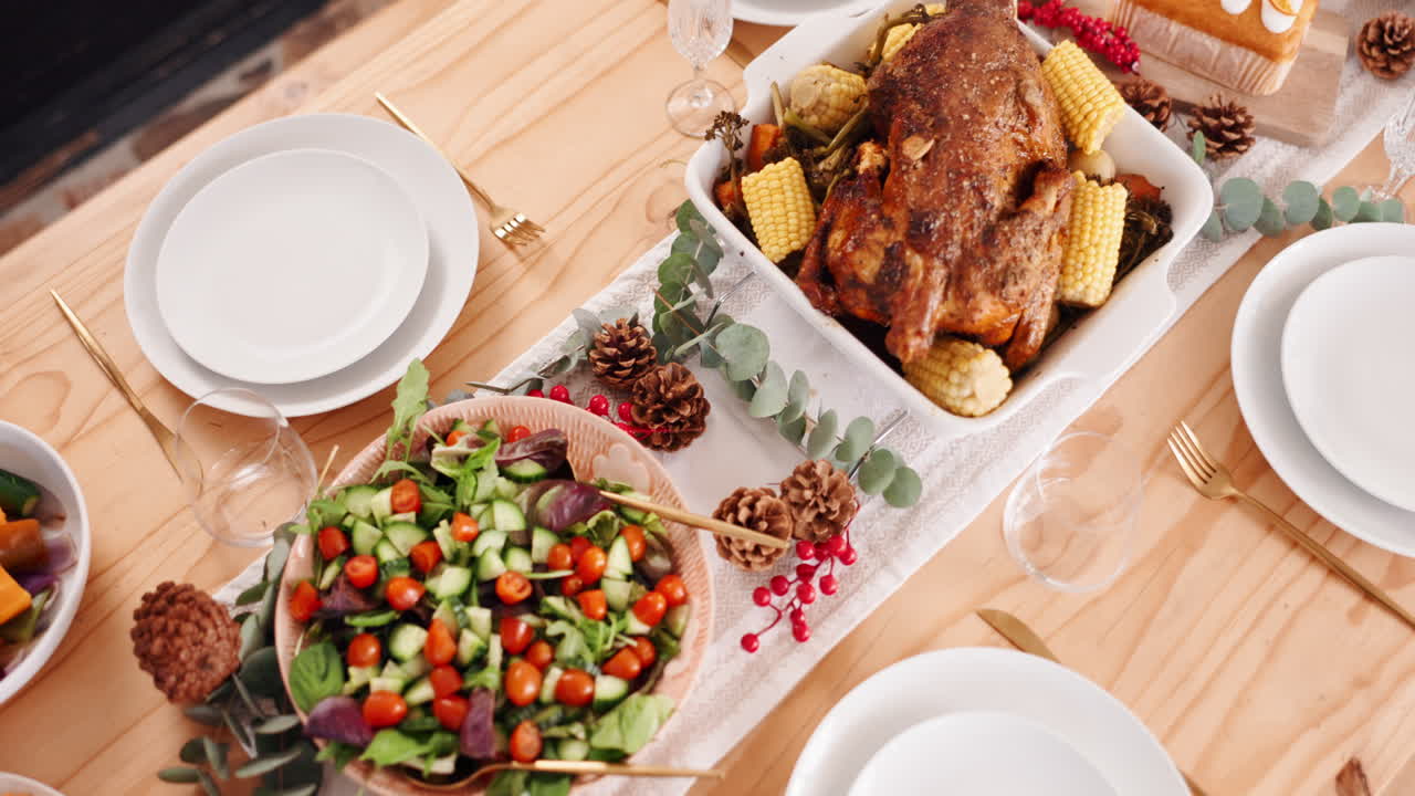 Disposición de la mesa para la cena festiva