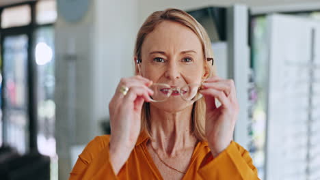 Optometría,-Gafas-Y-Rostro-De-Mujer-Mayor