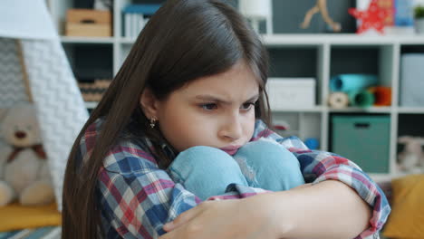 la chica triste.
