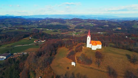 Imágenes-Aéreas-De-Drones-4k-Muestran-La-Iglesia-De-San