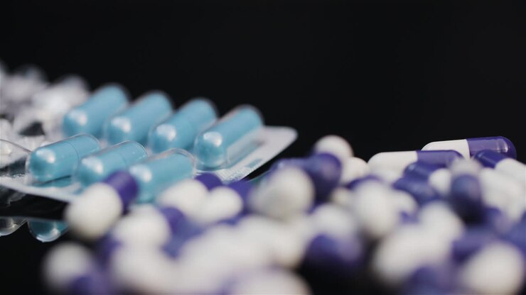 Compresse e Pillole Medicali: Industria Farmaceutica, Assistenza Sanitaria, Medicamenti e Capsule in Rotazione 12