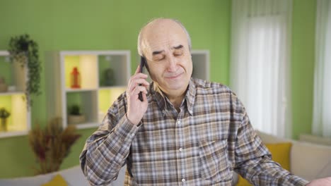 Frustrierter-Alter-Mann,-Der-Am-Telefon-Spricht.