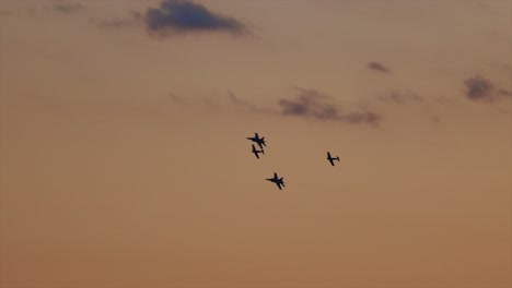 aviones de combate militares de formación de vuelo silueta f18