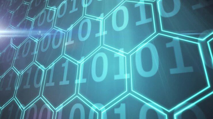 Animazione di codice binario ed elaborazione dati su esagoni su sfondo nero.