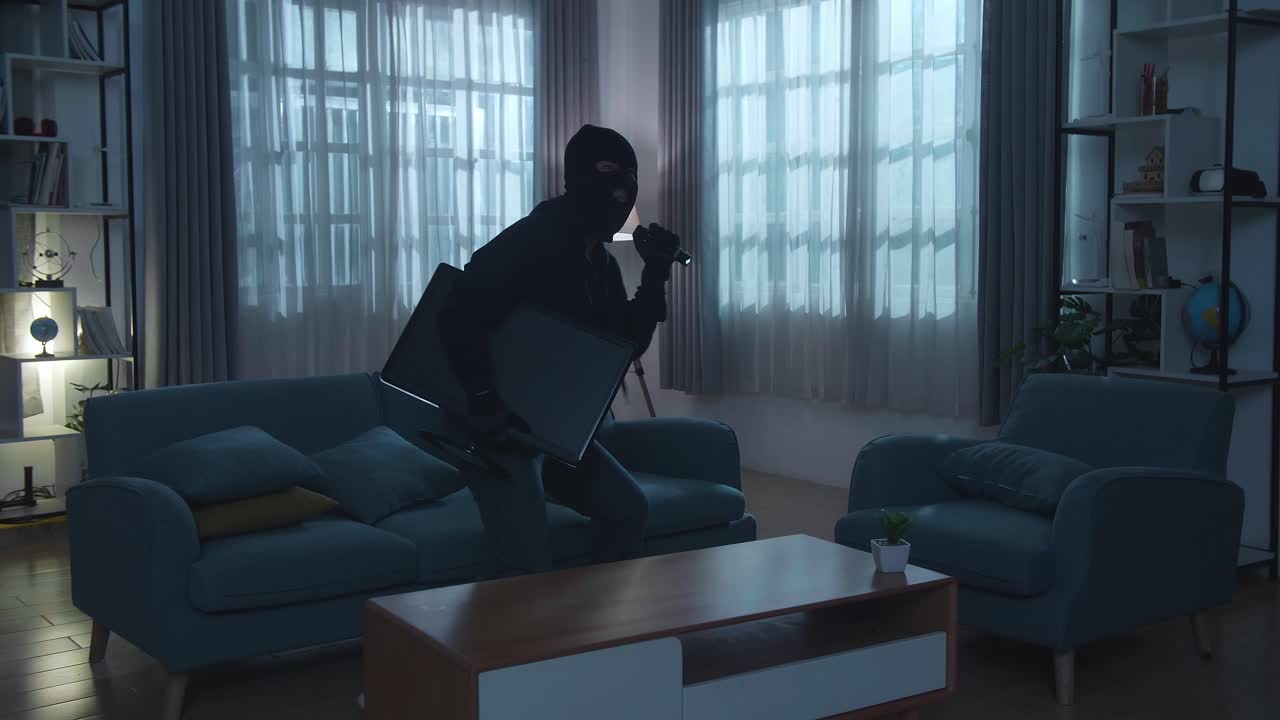 el robo está en curso.