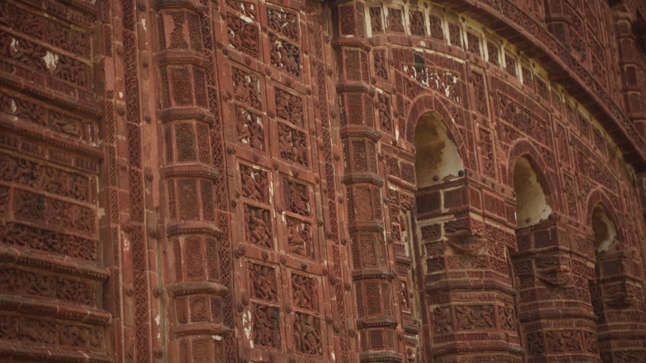 El Templo Joe Bangla en Bishnupur se erige como una notable obra maestra arquitectónica.
