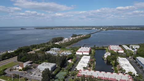 Flying-back-from-Holmes-Beach,-in-Manatee-County,-Florida