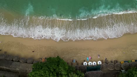 vista de pájaro del lugar perfecto para surfear de carrizalillo en puerto escondido, oaxaca, méxico