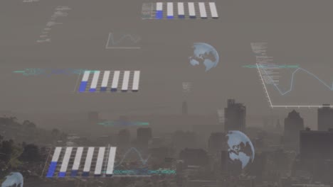 animación del procesamiento de datos y iconos de globos giratorios contra la vista aérea del paisaje urbano.