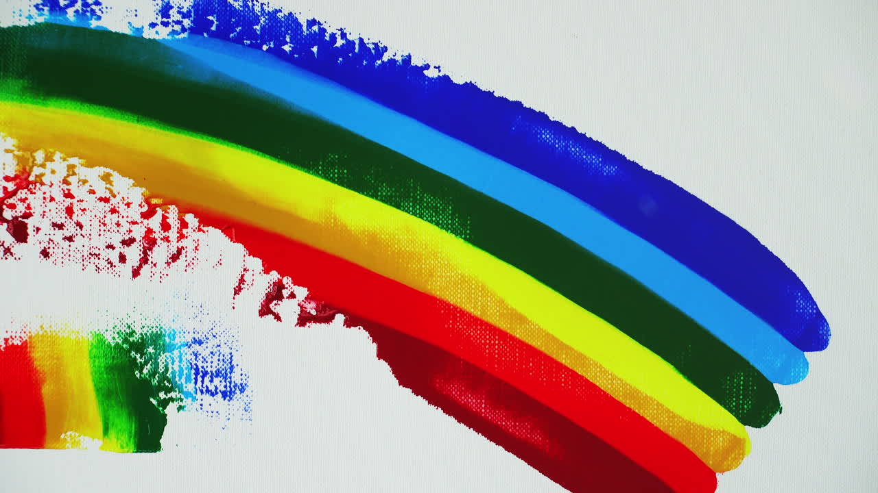 O artista pinta um fundo abstrato em acrílico. Fundo acrílico