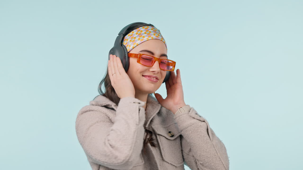 música de baile, moda o estudio mujer sonrisa