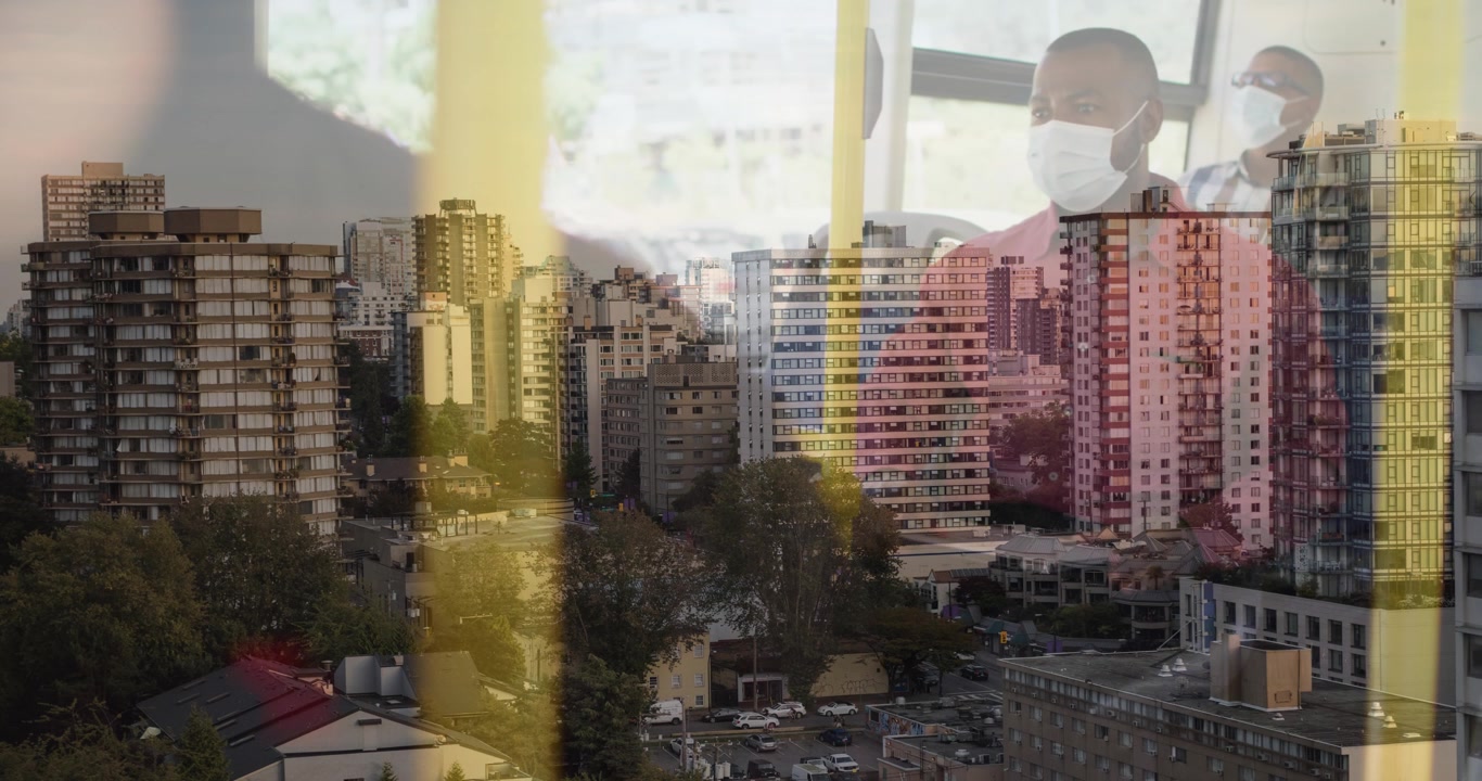 Animação de uma paisagem urbana sobre pessoas diversas em um ônibus com máscaras faciais.