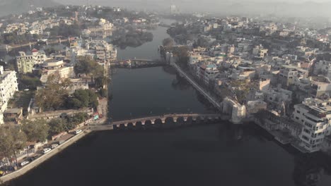 paisaje urbano aéreo de udaipur, rajasthan, india