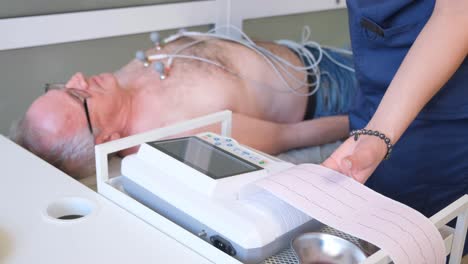 cosmetic doctor refines hydrogen oxygen cleaning procedure, ensuring her patient receives safe and effective skin cleansing treatment by removing impurities from skin pores.