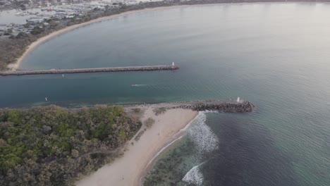 Rock-Wall-Point-Cartwright-And-Rock-Wall-Mooloolaba-In-Sunshine-Coast,-QLD,-Australia