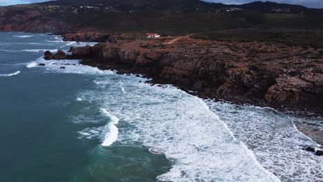 35-De-10---Imágenes-De-Drones-4k-De-Los-Lugares-Más-Bellos-De-La-Costa-De-Lisboa---Fuerte-De-Guincho-Gps:-38