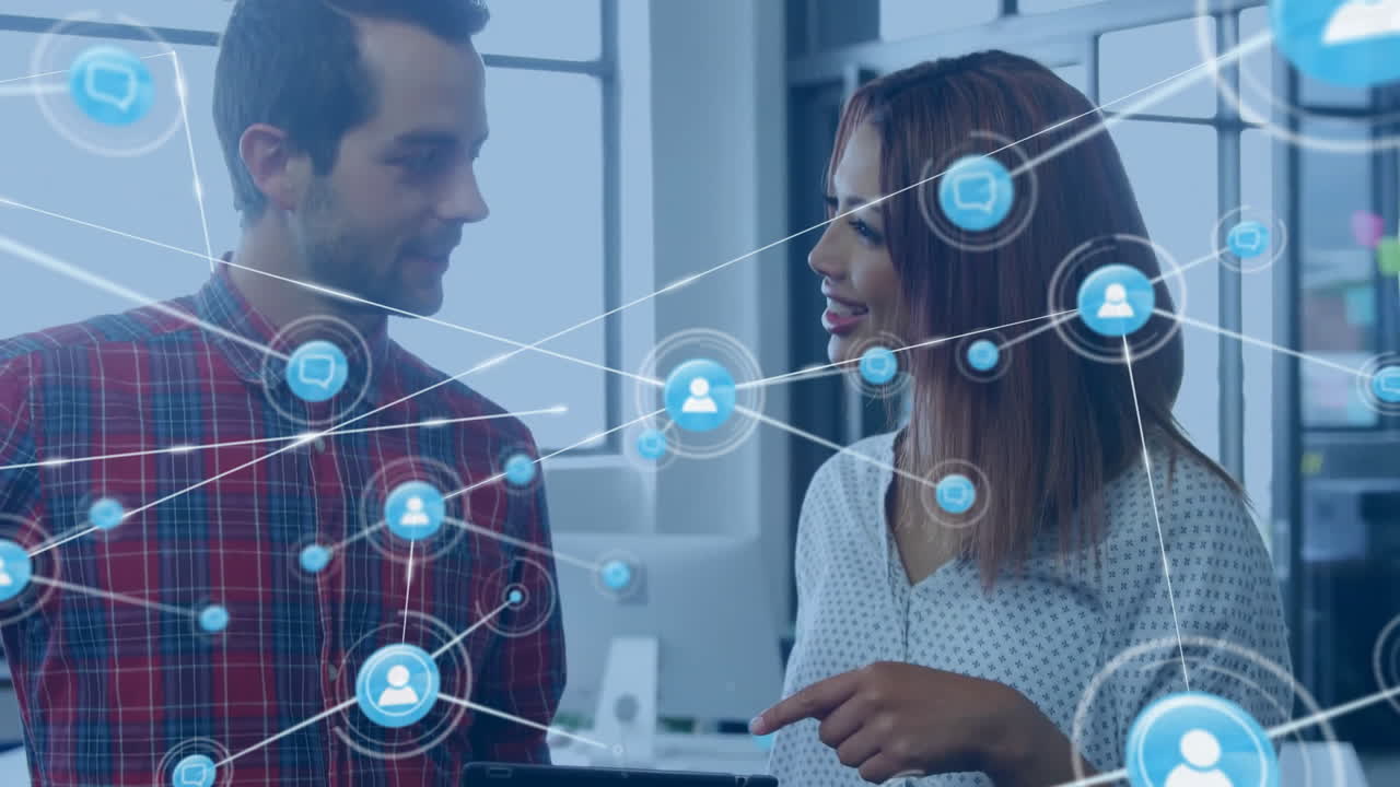 animación de la red de conexiones con iconos sobre diversas personas de negocios en la oficina