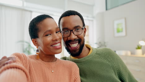 Pareja-Negra,-Feliz-Y-Selfie