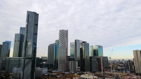 Aerial-Establishing-Shot-of-Downtown-London,-UK