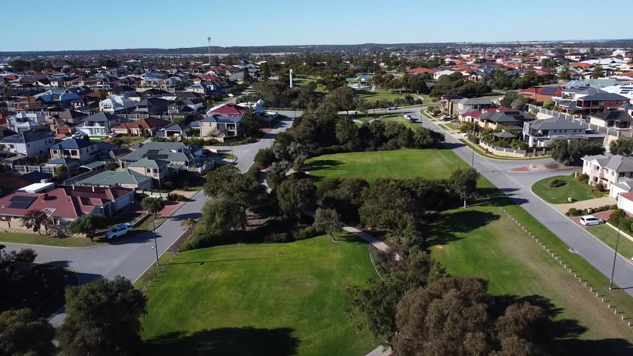 에어리얼 플라이오버 롱 그렌 파크 현대 등대 타워, 퍼스 오스트레일리아