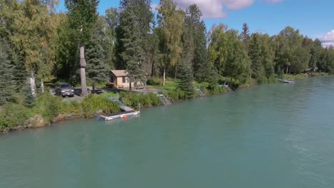 Imágenes-Aéreas-Del-Río-Kenai-En-Soldotna,-Alaska