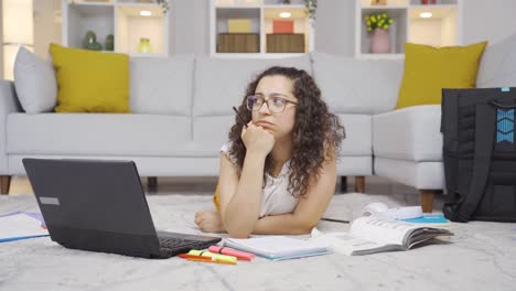 la estudiante que recuerda el mal momento.