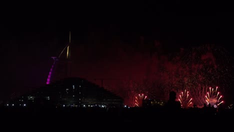 fuegos artificiales en dubai, burj al arab 2023