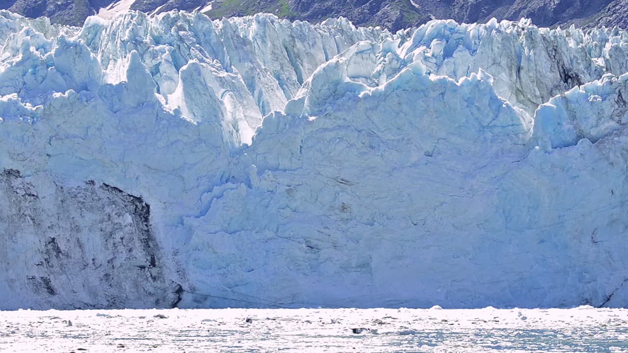 글레이셔 베이 국립 공원 알래스카에서 조수 마제리 빙하 분만
