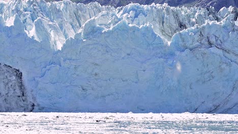 Tidewater-Margerie-Parto-Glaciar-En-El-Parque-Nacional-De-Glacier-Bay-Alaska