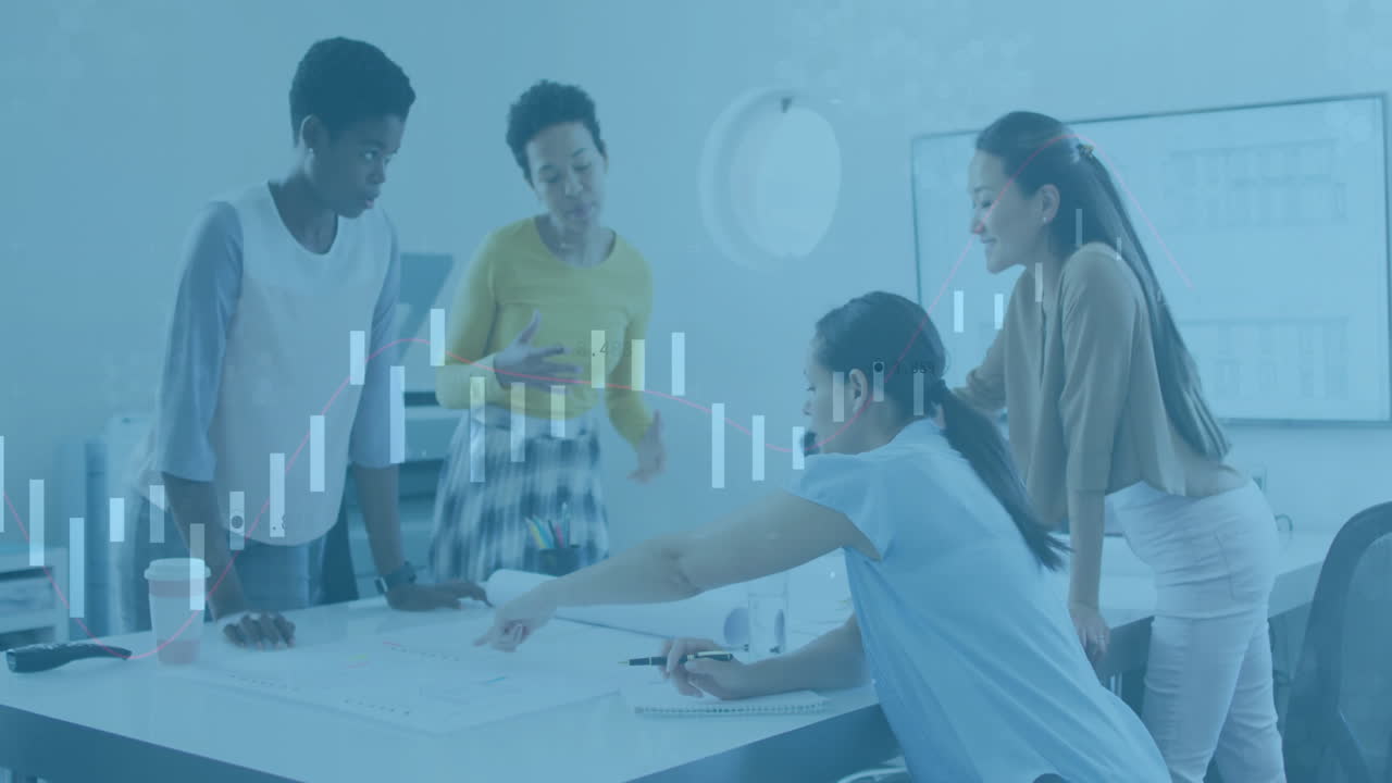 다양한 동료들이 사무실에서 일을 논의하는 금융 데이터 처리의 애니메이션