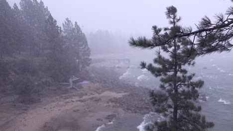 Ein-Schneesturm-Streik-Am-Lake-Tahoe-Nevada-1