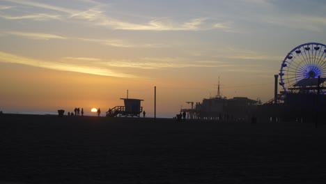 Santa-Monica-California,-Playa-Y-Malecón