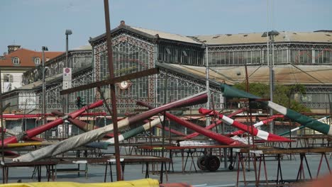 Mercado-De-Turín-Cinematográfico-Vacío-Al-Aire-Libre