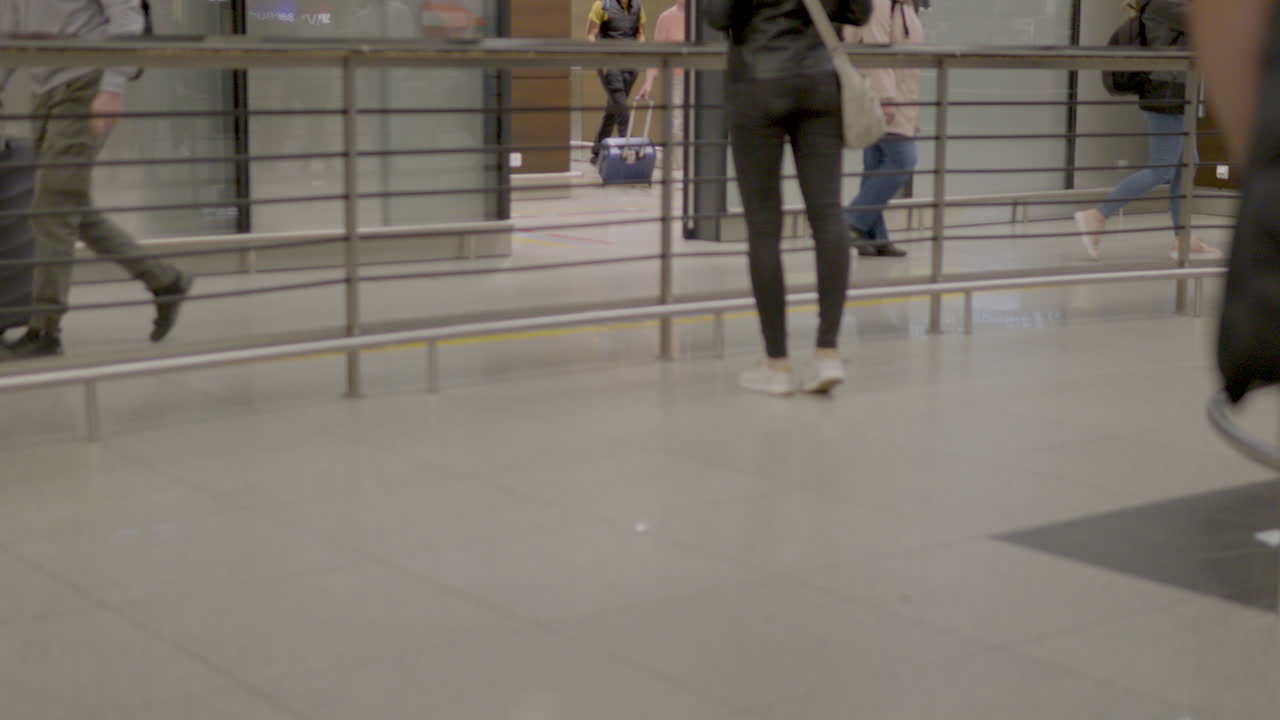 зона прибытия в аэропорту