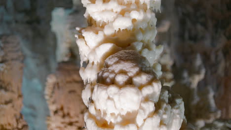 cuevas de frasassi, formación de estalagmitas