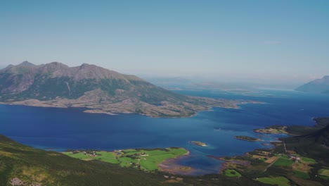 asombrosos paisajes insulares en steigen noruega - toma aérea