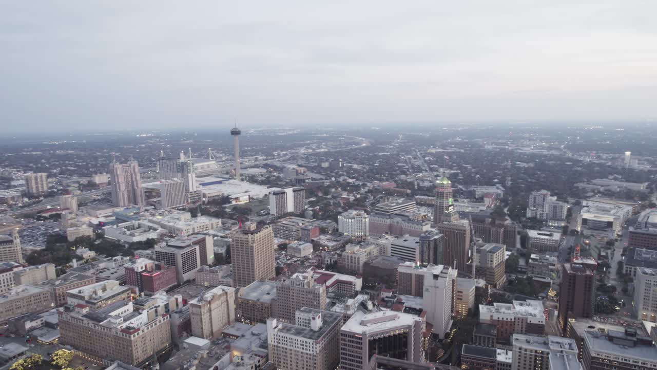 샌안토니오 텍사스 시내에서 드론 비행