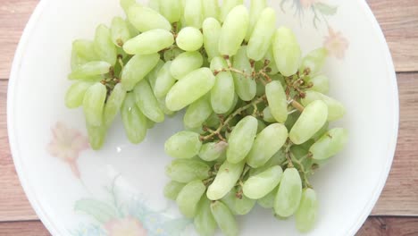 green grapes in a bowl