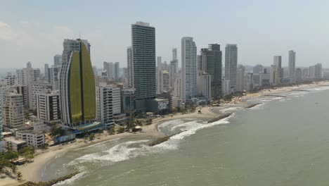 cartagena, costa de colombia en un día brumoso de verano