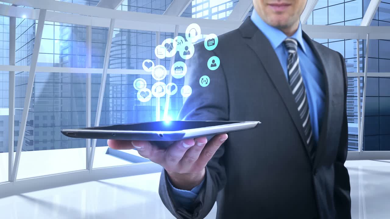 hombre que muestra iconos médicos generados digitalmente en una tableta