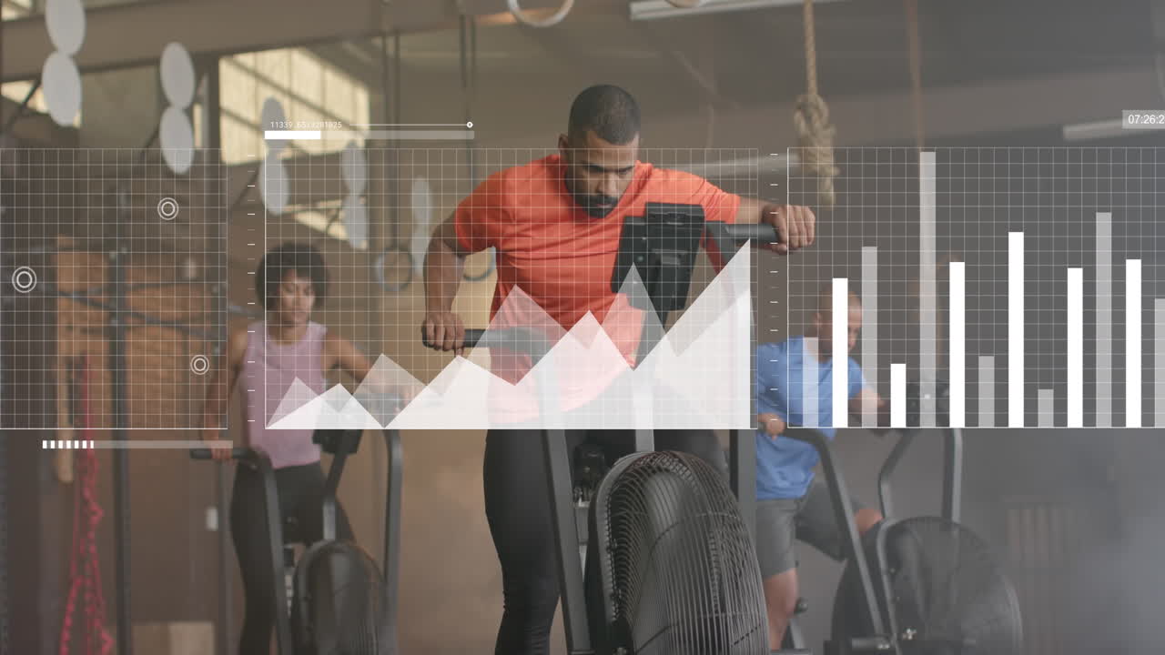 animación del procesamiento de datos en la interfaz a través de diversos grupos de entrenamiento cruzado en elípticas en el gimnasio