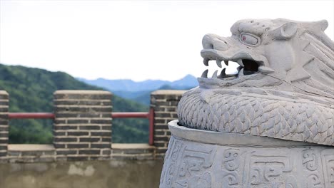 dragon statue on the great wall of china