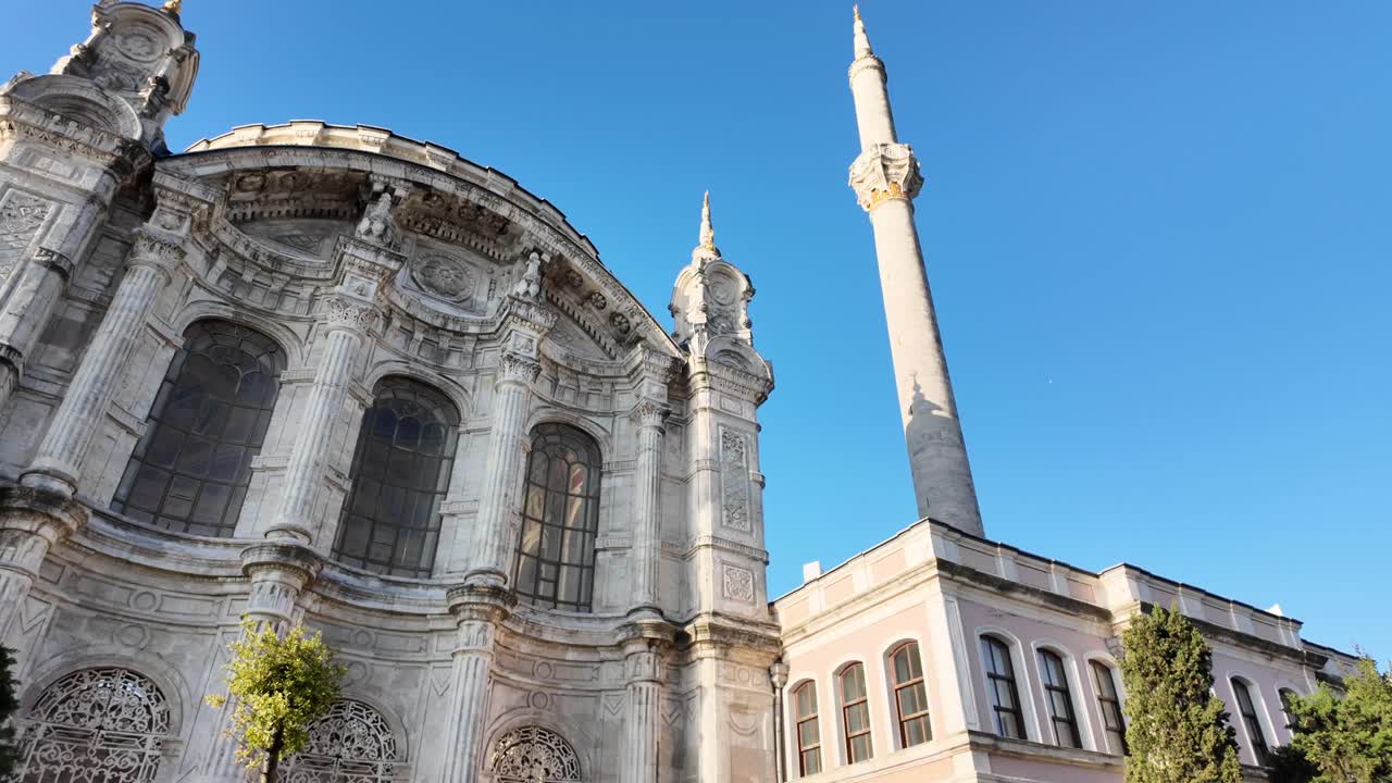 Moschea di Ortaköy: uno splendido esempio di architettura islamica