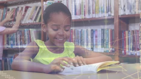 formas geométricas y ecuaciones matemáticas contra una chica afroamericana leyendo un libro en la biblioteca