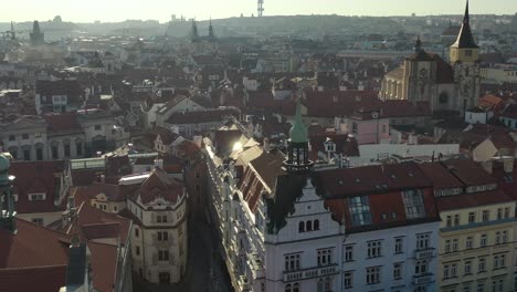 Luftdrohnenansicht-Des-Historischen-Stadtzentrums-Von-Prag