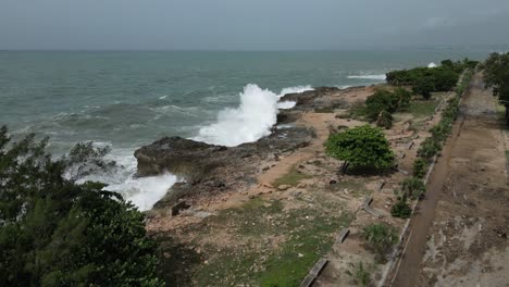 Küste-Von-Santo-Domingo-Am-Malecon-Nach-Dem-Hurrikan-Beryl